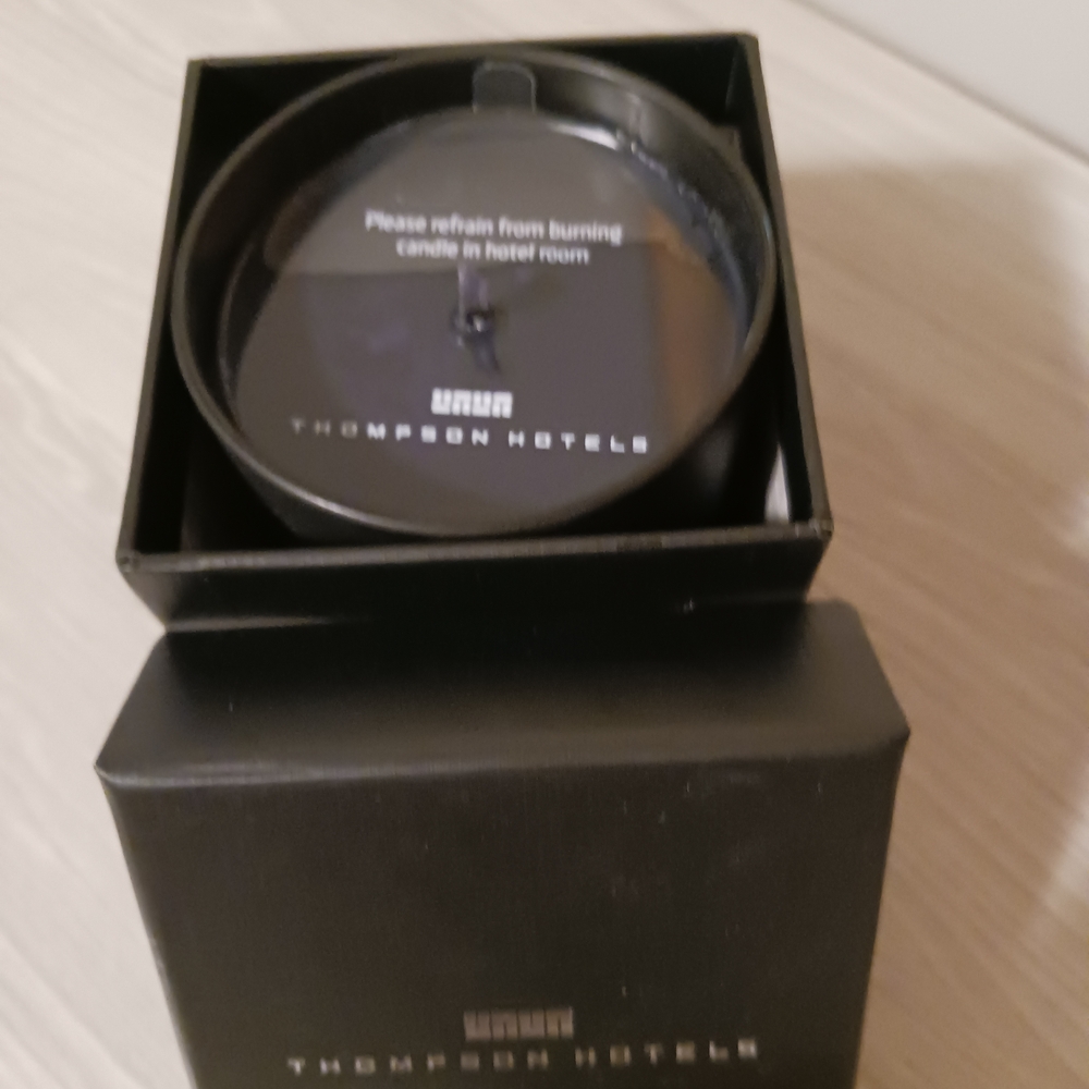 Thompson Hotels Black Luxury Candle - Picture 8 of 8